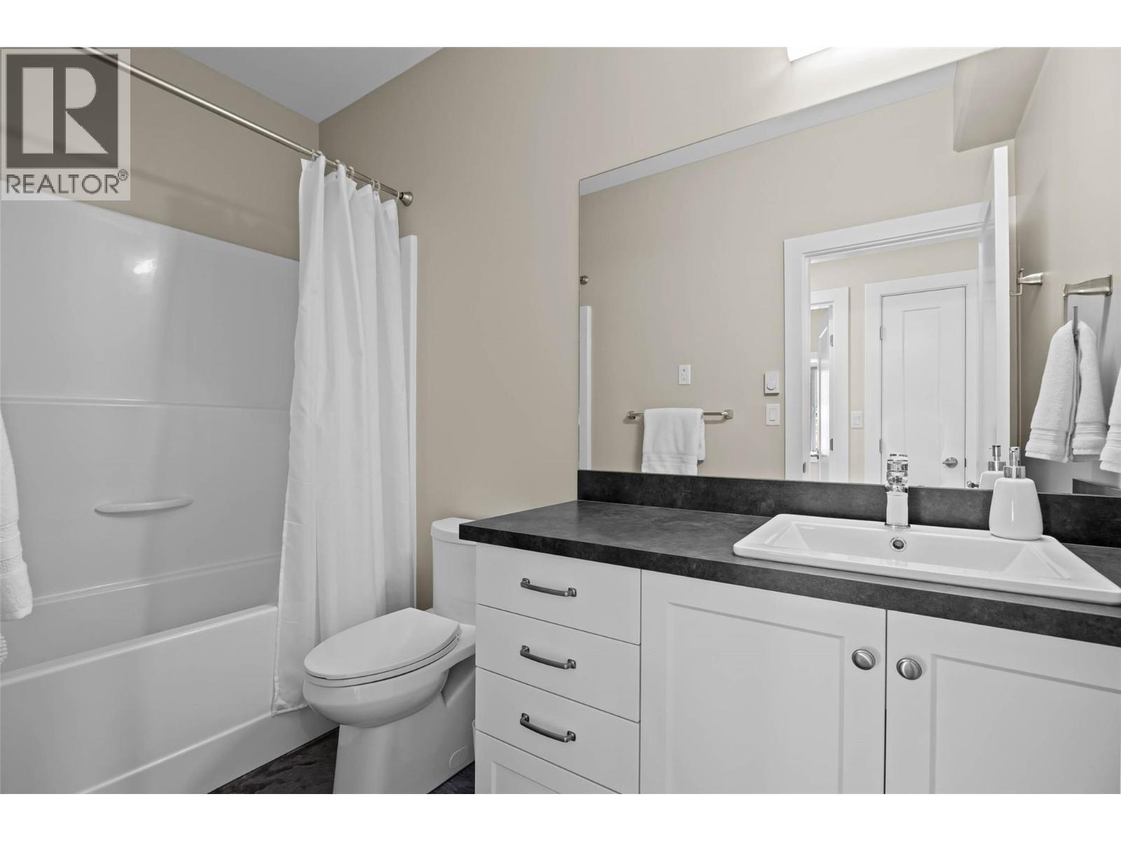 180 Rue Cheval Noir, Kamloops, BC - Indoor Photo Showing Bathroom