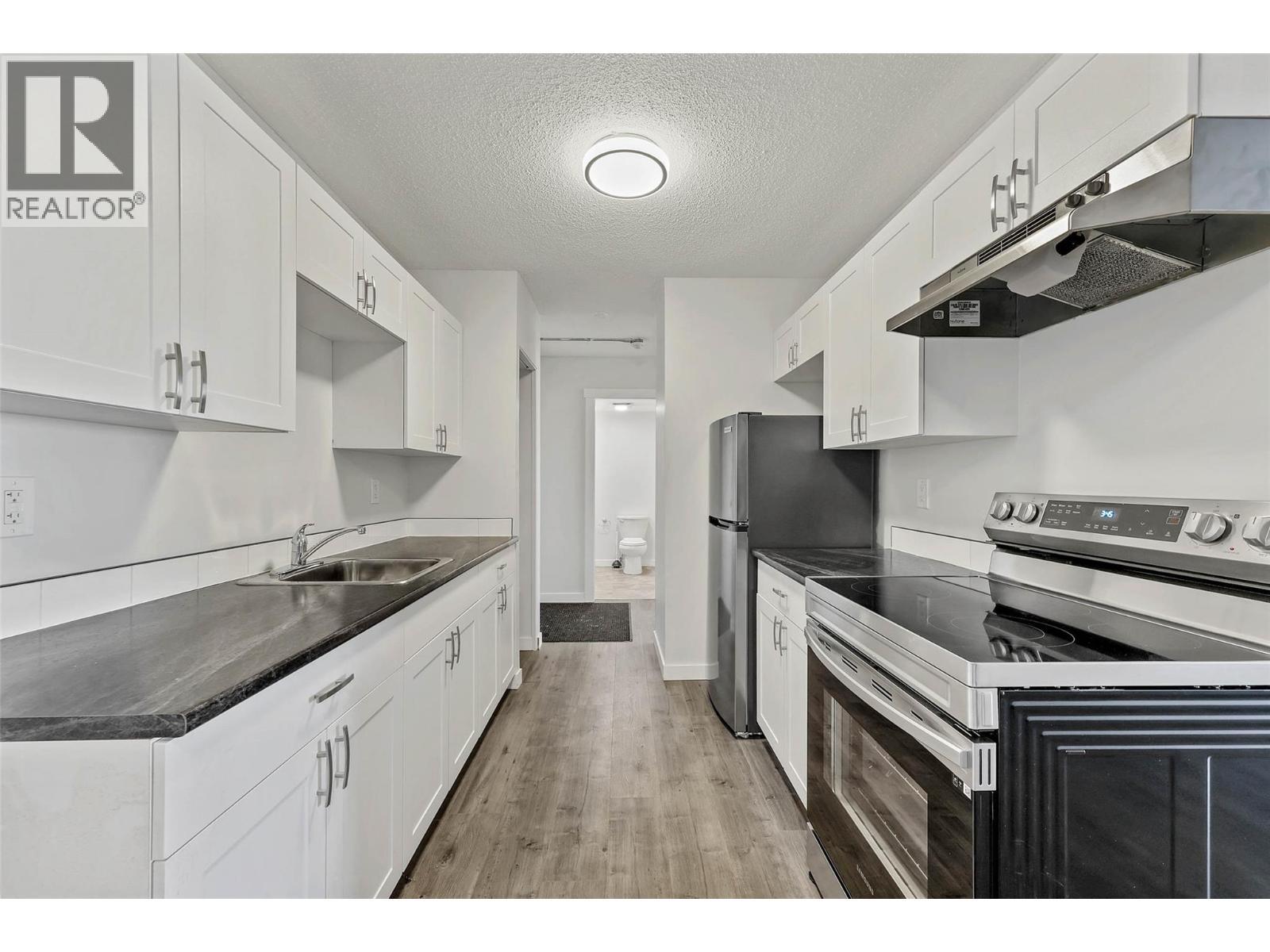 1900 Tranquille Road Unit# 38, Kamloops, BC - Indoor Photo Showing Kitchen With Stainless Steel Kitchen