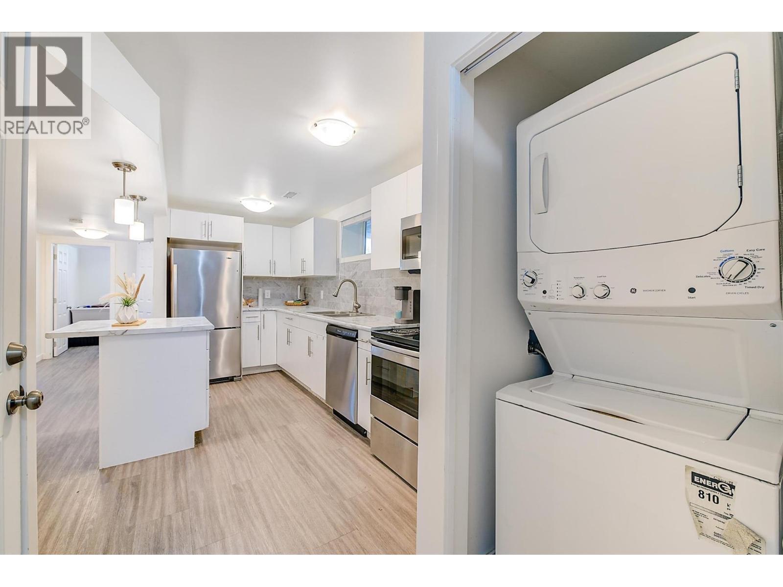 Downstairs - 280 Dougall Road S, Kelowna, BC - Indoor Photo Showing Laundry Room