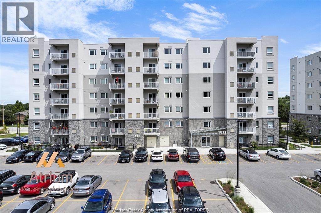1611 Banwell Road Unit# 414, Windsor, ON - Outdoor With Balcony With Facade