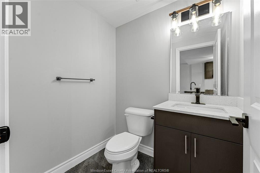 1611 Banwell Road Unit# 414, Windsor, ON - Indoor Photo Showing Bathroom