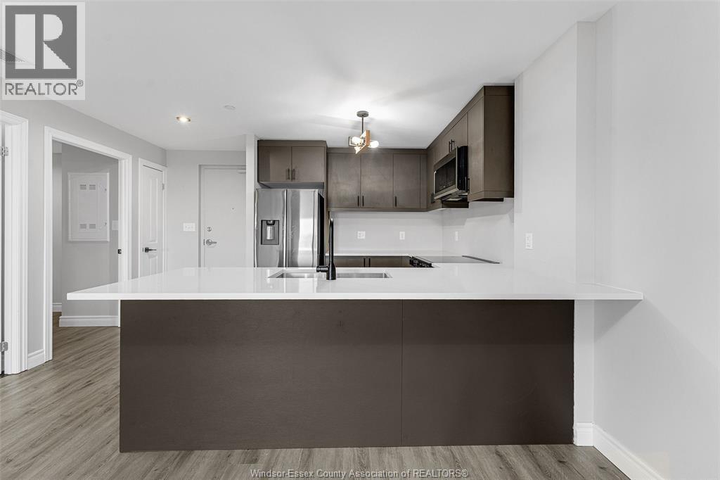 1611 Banwell Road Unit# 414, Windsor, ON - Indoor Photo Showing Kitchen