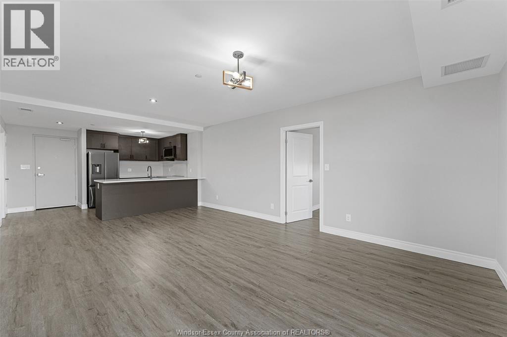 1611 Banwell Road Unit# 414, Windsor, ON - Indoor Photo Showing Kitchen