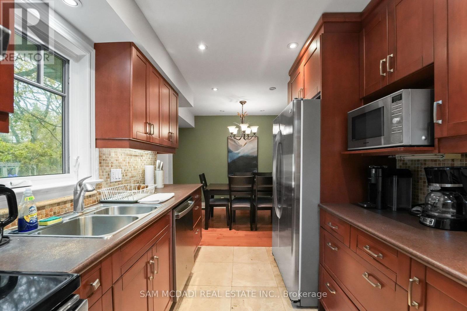64 Wanita Road, Mississauga, ON - Indoor Photo Showing Kitchen With Double Sink