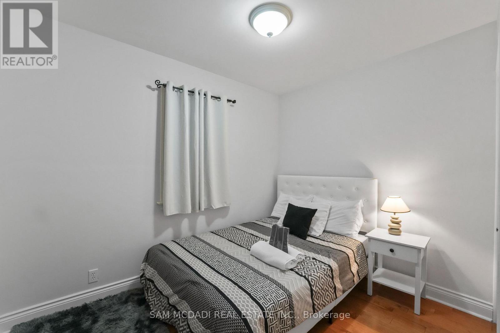 64 Wanita Road, Mississauga, ON - Indoor Photo Showing Bedroom