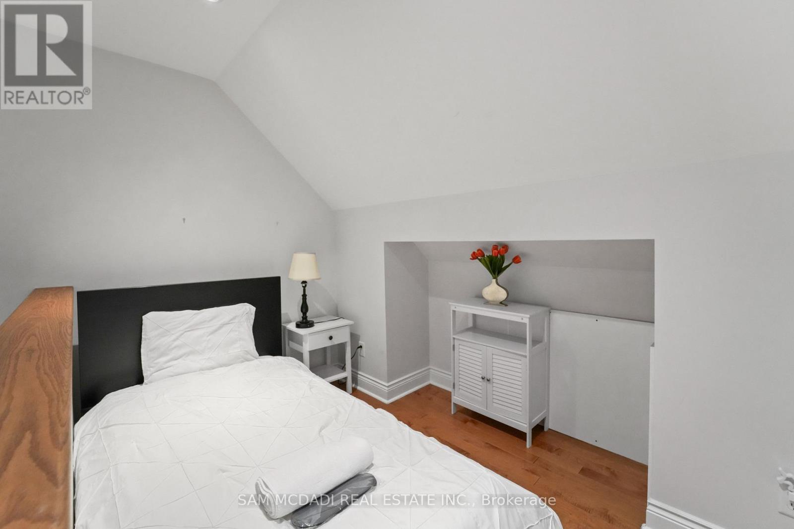 64 Wanita Road, Mississauga, ON - Indoor Photo Showing Bedroom