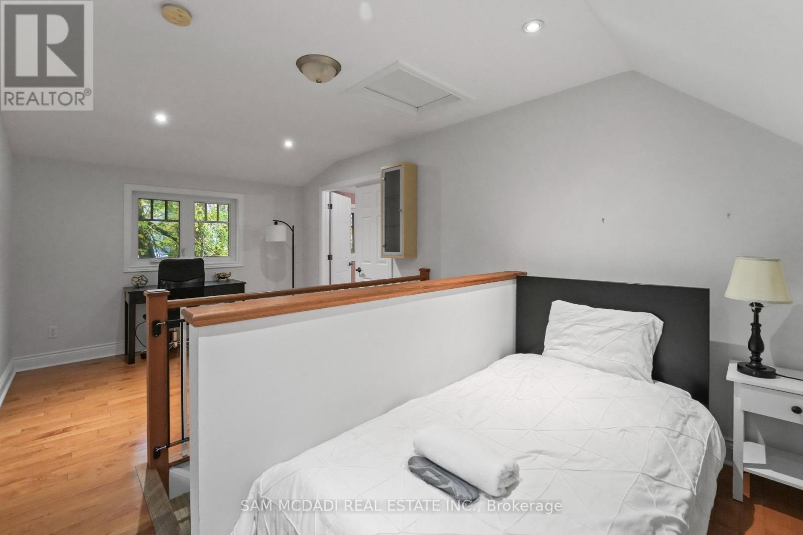 64 Wanita Road, Mississauga, ON - Indoor Photo Showing Bedroom