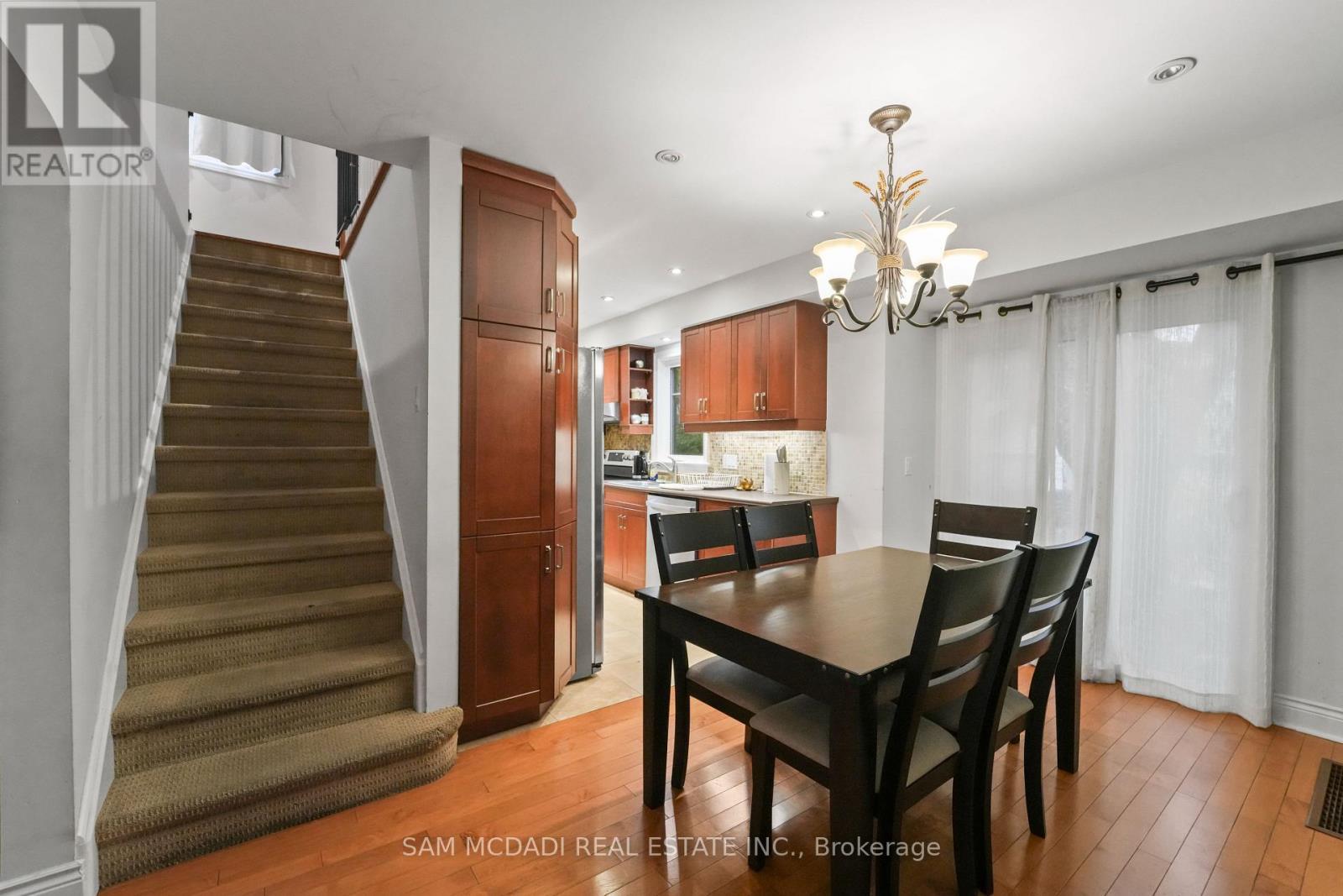 64 Wanita Road, Mississauga, ON - Indoor Photo Showing Dining Room