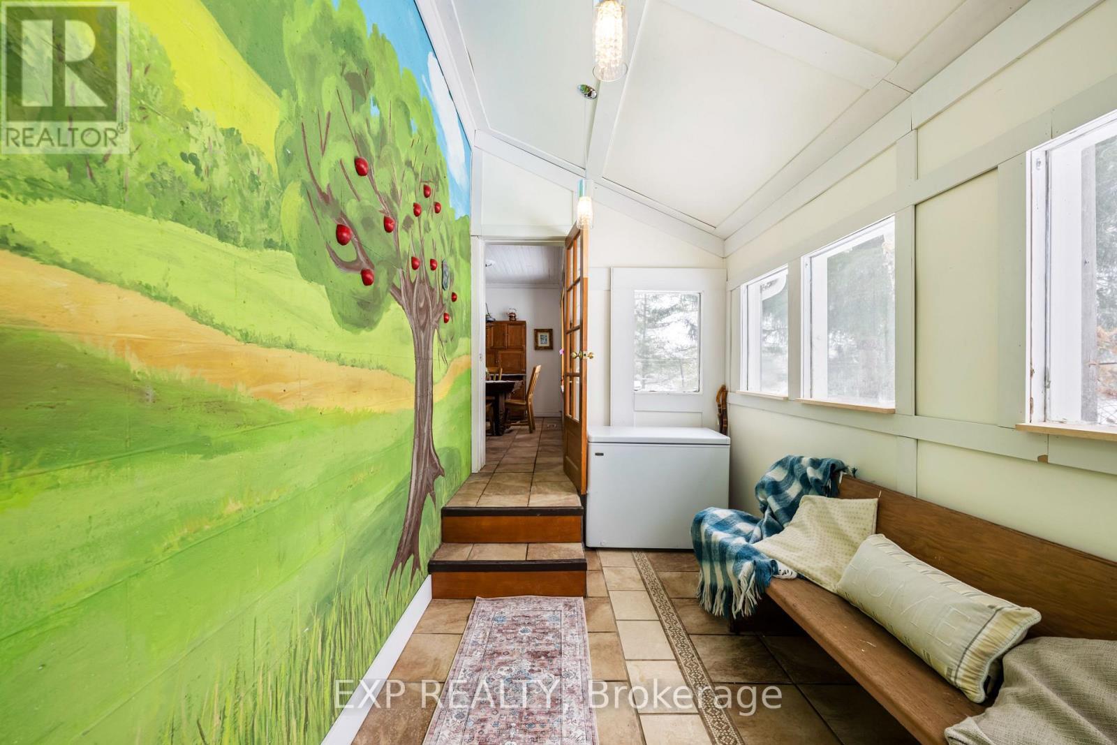 Entryway - 16 Mill Street, Amaranth, ON - Indoor Photo Showing Other Room