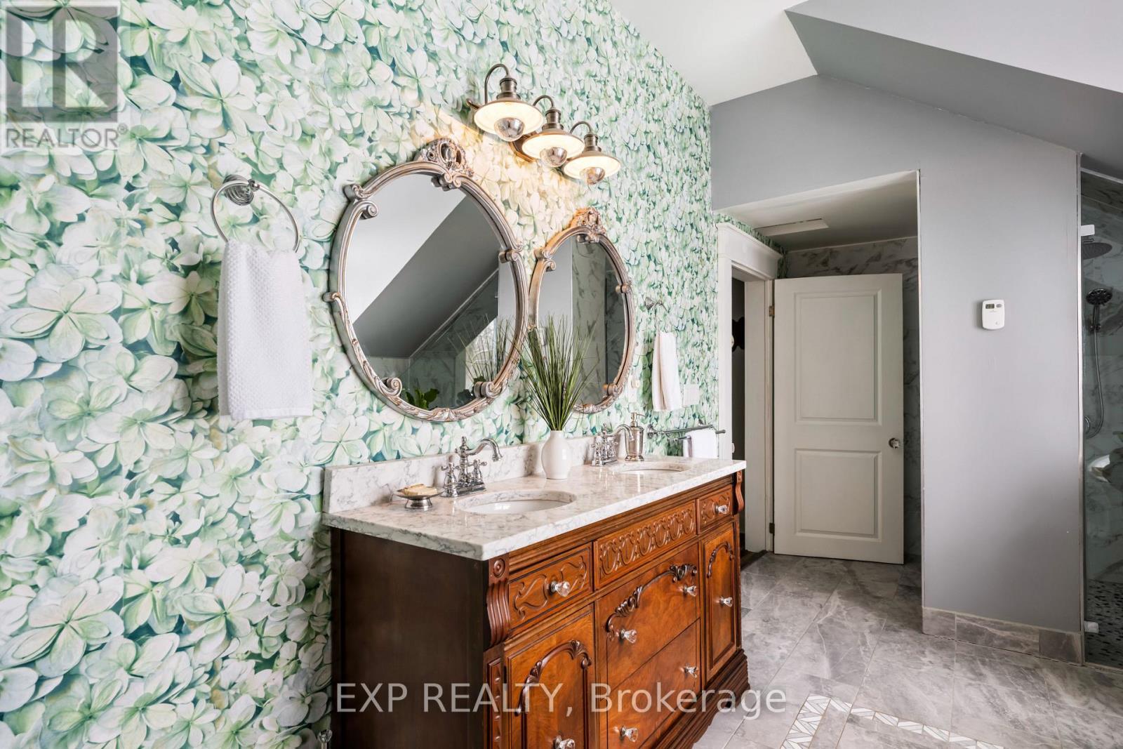 16 Mill Street, Amaranth, ON - Indoor Photo Showing Bathroom