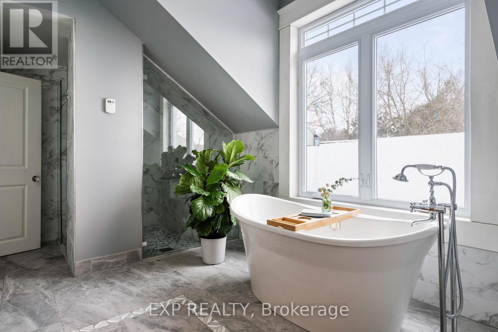 16 Mill Street, Amaranth, ON - Indoor Photo Showing Bathroom