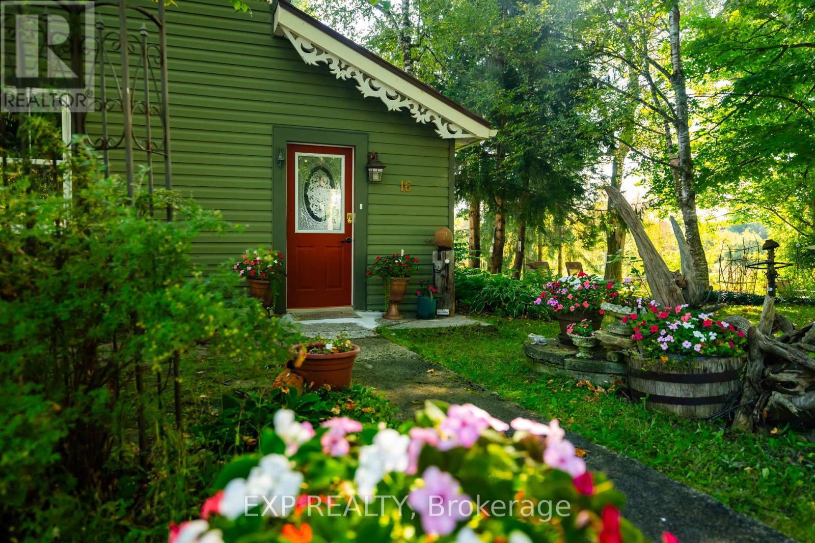 16 Mill Street, Amaranth, ON - Outdoor