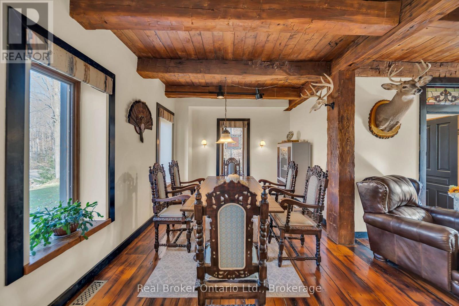 4766 Hyndman Drive, Southwest Middlesex, ON - Indoor Photo Showing Dining Room