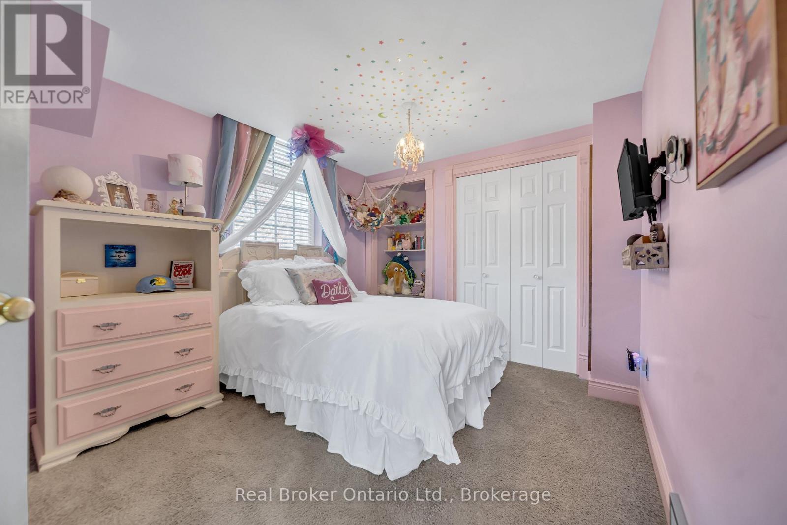 4766 Hyndman Drive, Southwest Middlesex, ON - Indoor Photo Showing Bedroom