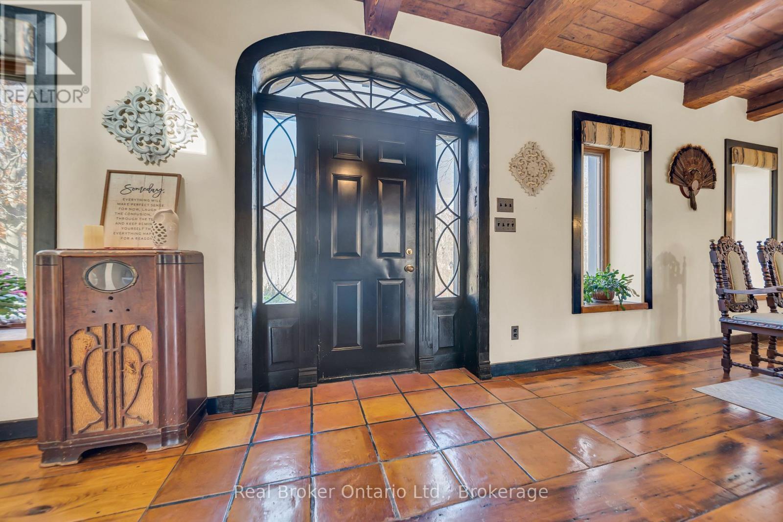 4766 Hyndman Drive, Southwest Middlesex, ON - Indoor Photo Showing Other Room