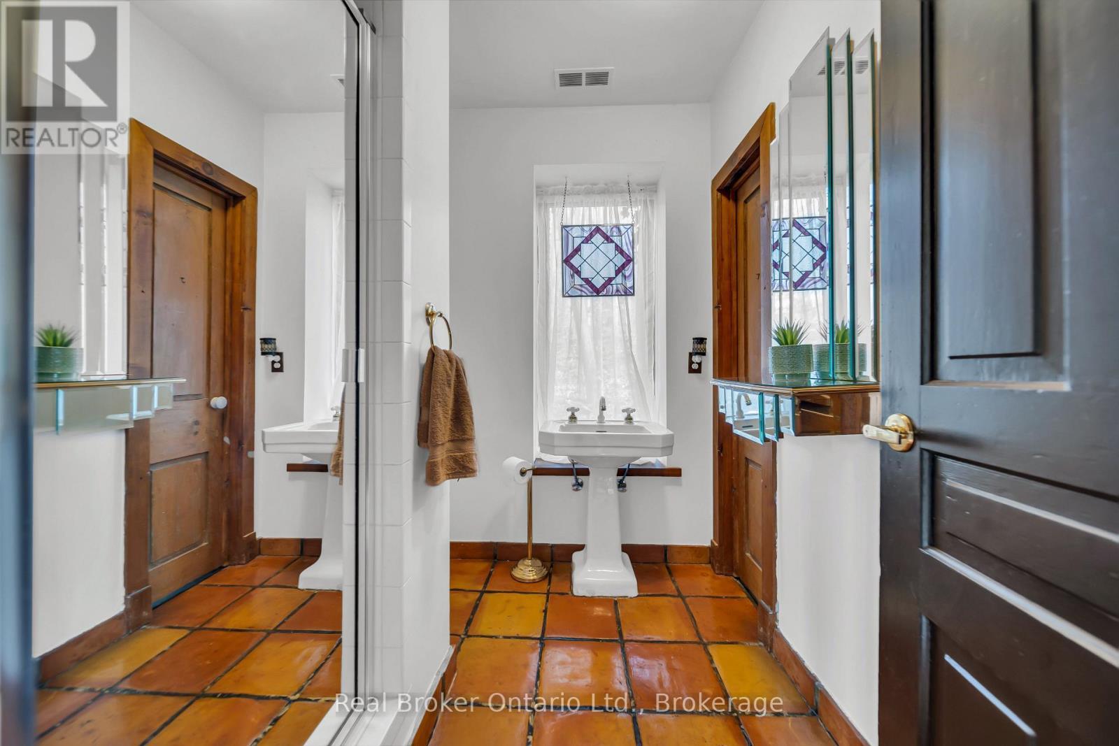 4766 Hyndman Drive, Southwest Middlesex, ON - Indoor Photo Showing Other Room