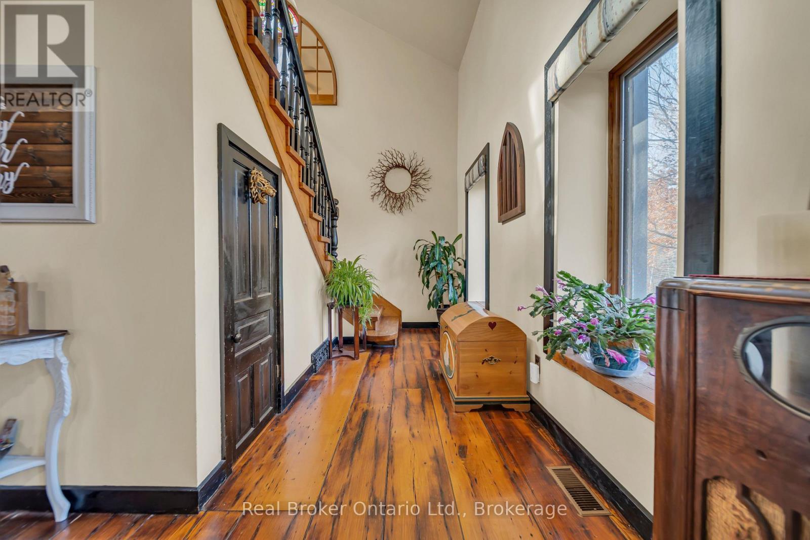 4766 Hyndman Drive, Southwest Middlesex, ON - Indoor Photo Showing Other Room