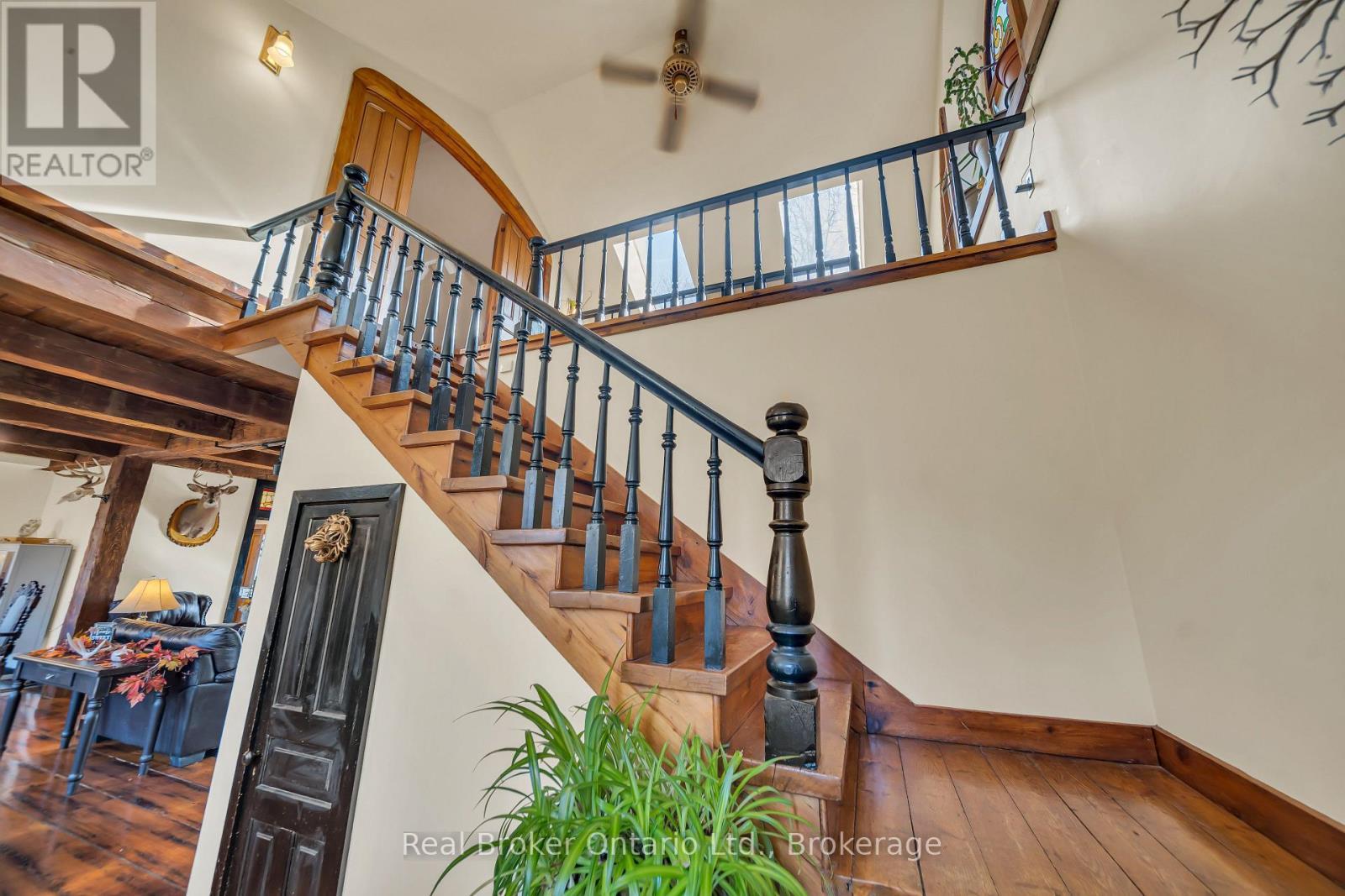 4766 Hyndman Drive, Southwest Middlesex, ON - Indoor Photo Showing Other Room