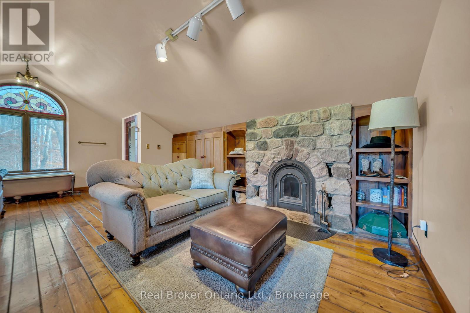 4766 Hyndman Drive, Southwest Middlesex, ON - Indoor Photo Showing Living Room With Fireplace