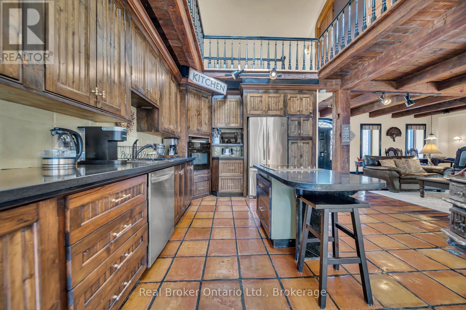 4766 Hyndman Drive, Southwest Middlesex, ON - Indoor Photo Showing Kitchen