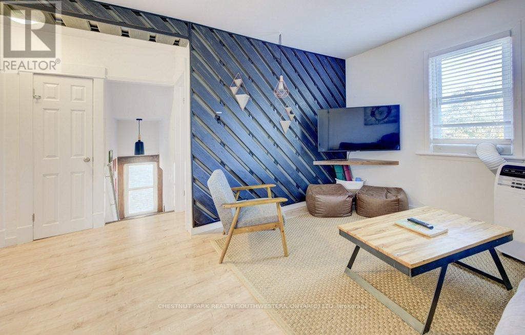 46 Cherry Street, Kitchener, ON - Indoor Photo Showing Other Room