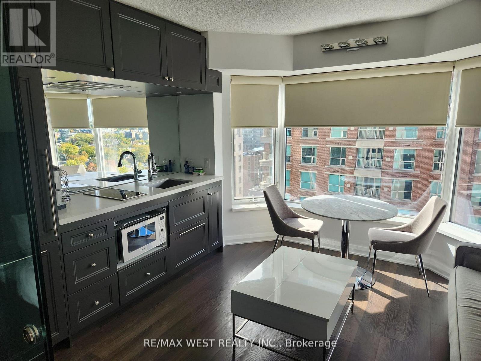 1616 - 155 Yorkville Avenue, Toronto, ON - Indoor