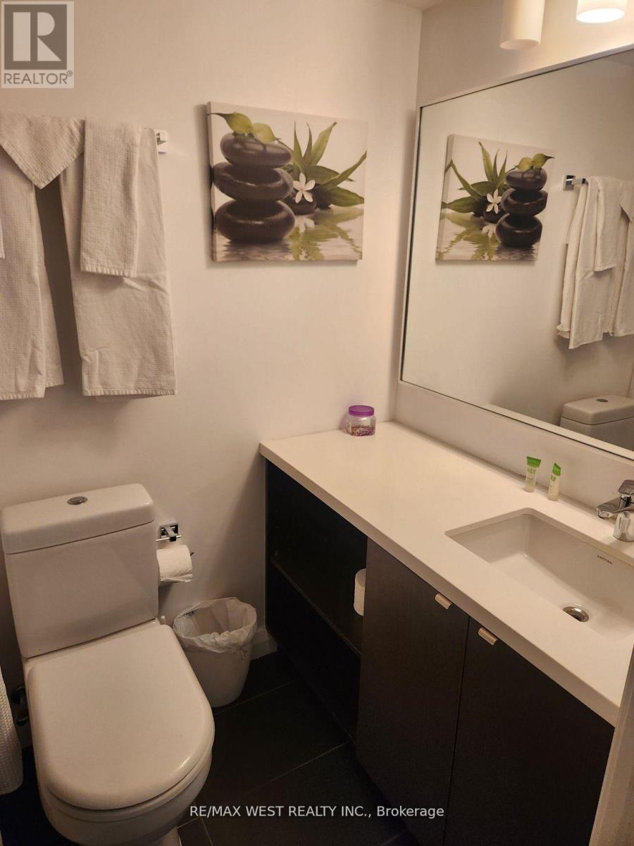 1616 - 155 Yorkville Avenue, Toronto, ON - Indoor Photo Showing Bathroom