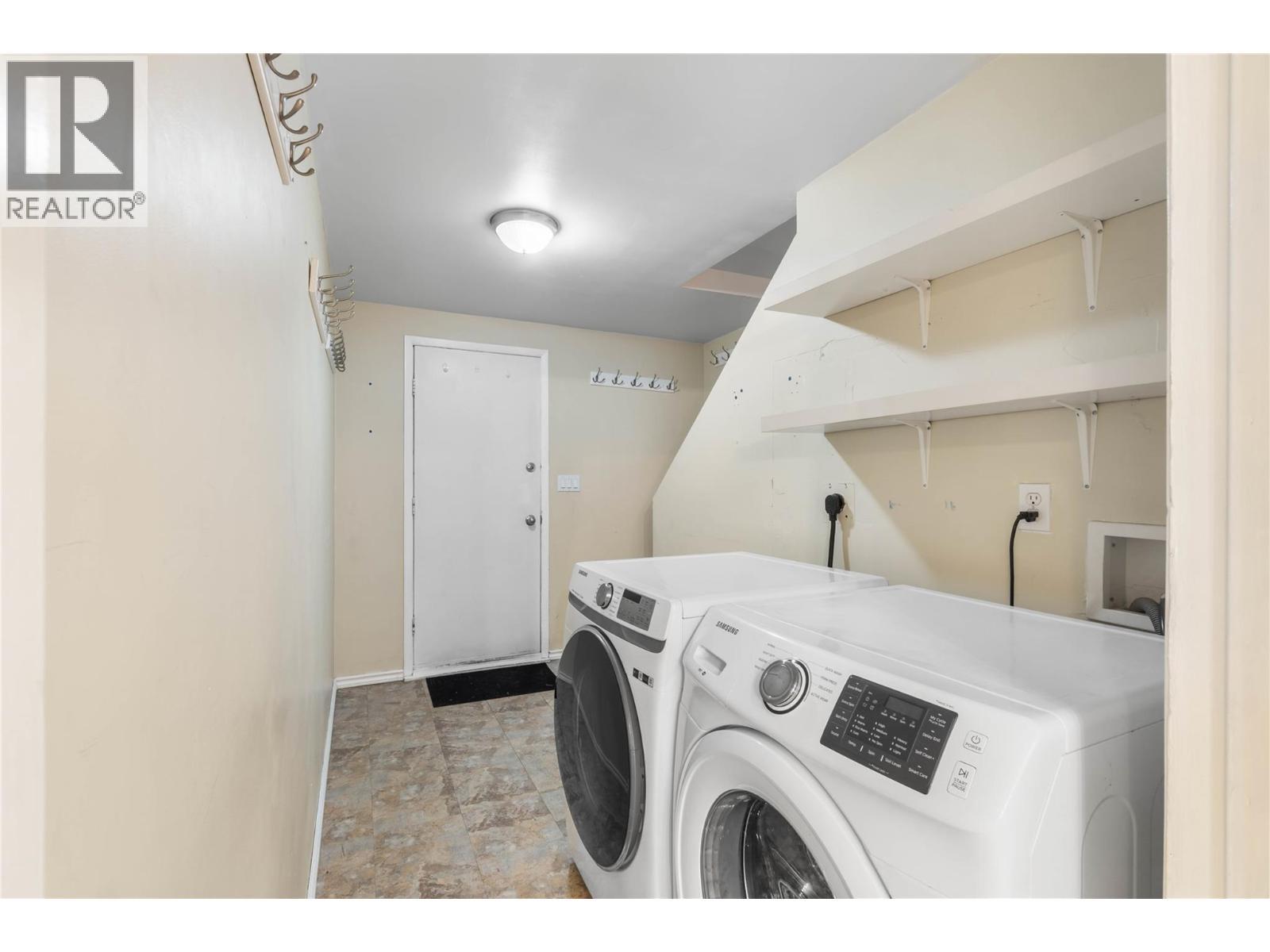 Shared Entrance/Laundry - 1605 Summit Drive Unit# 64, Kamloops, BC - Indoor Photo Showing Laundry Room