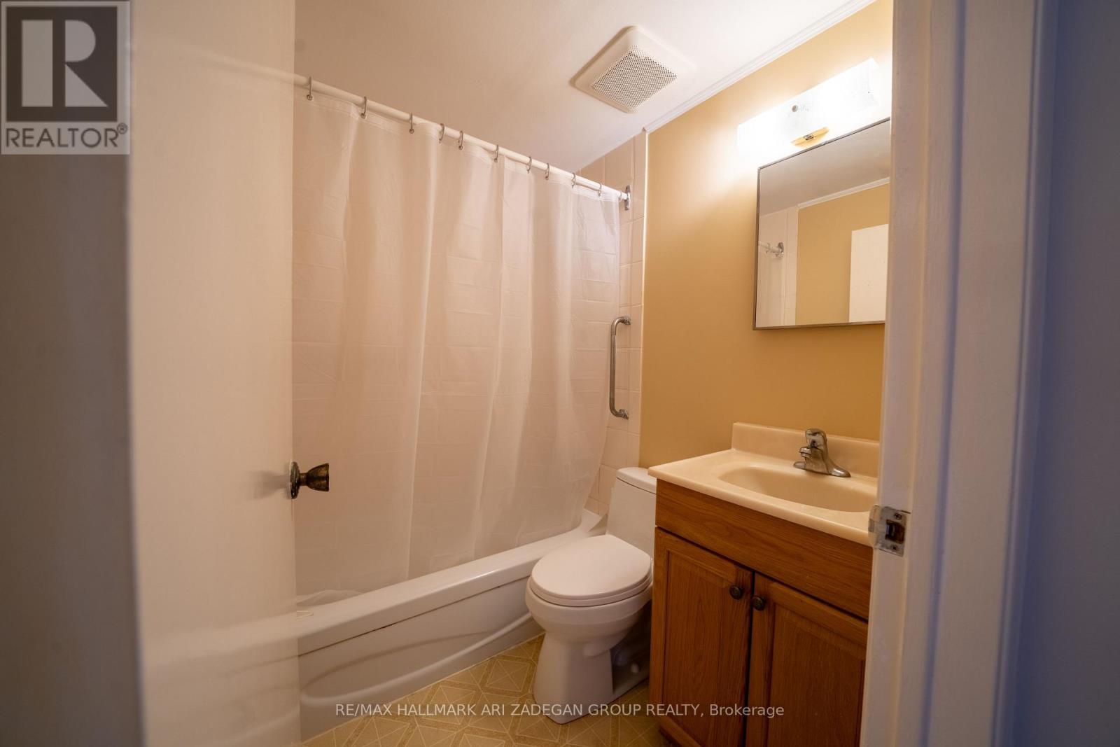 22 Silver Aspen Drive, Markham, ON - Indoor Photo Showing Bathroom