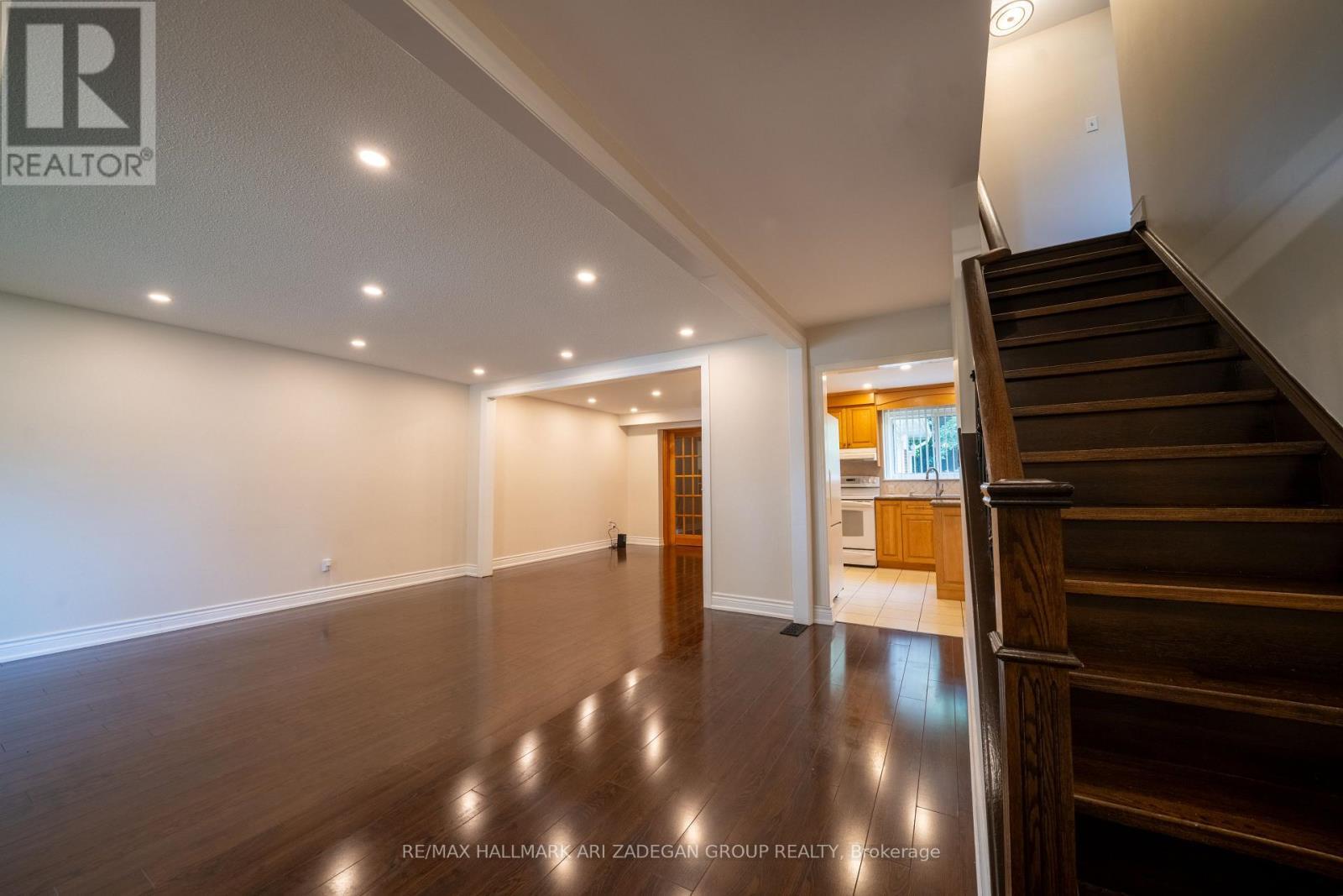 22 Silver Aspen Drive, Markham, ON - Indoor Photo Showing Other Room