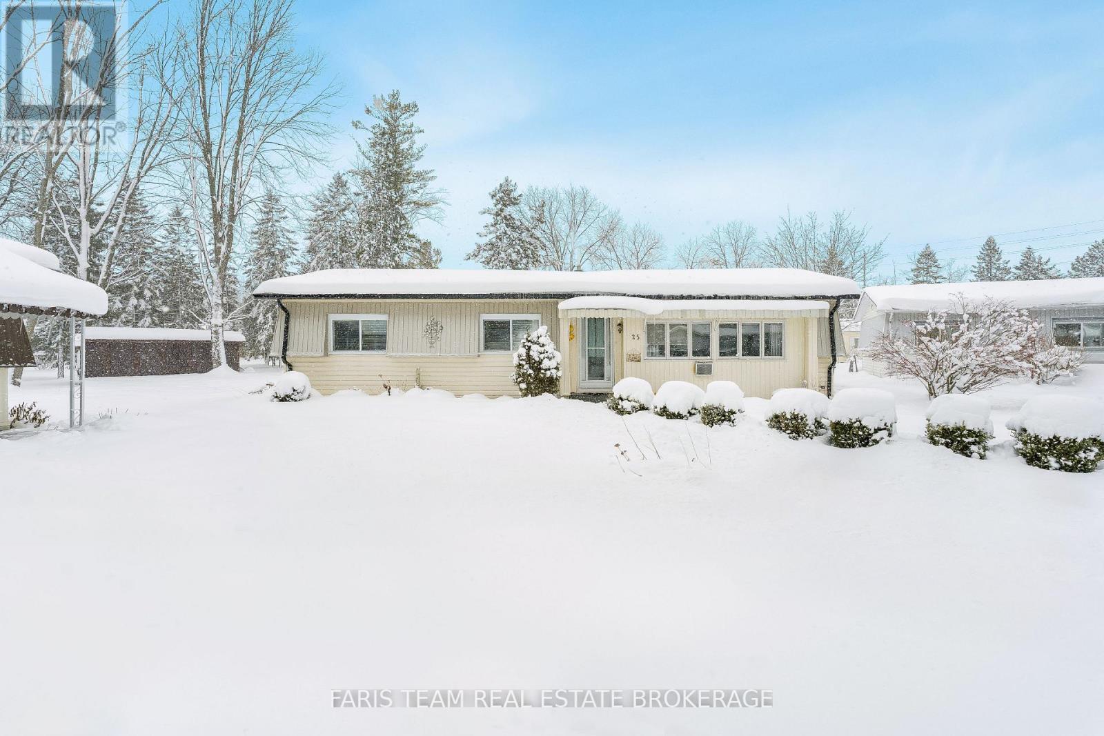 25 Recreation Drive, Innisfil, ON - Outdoor With Facade