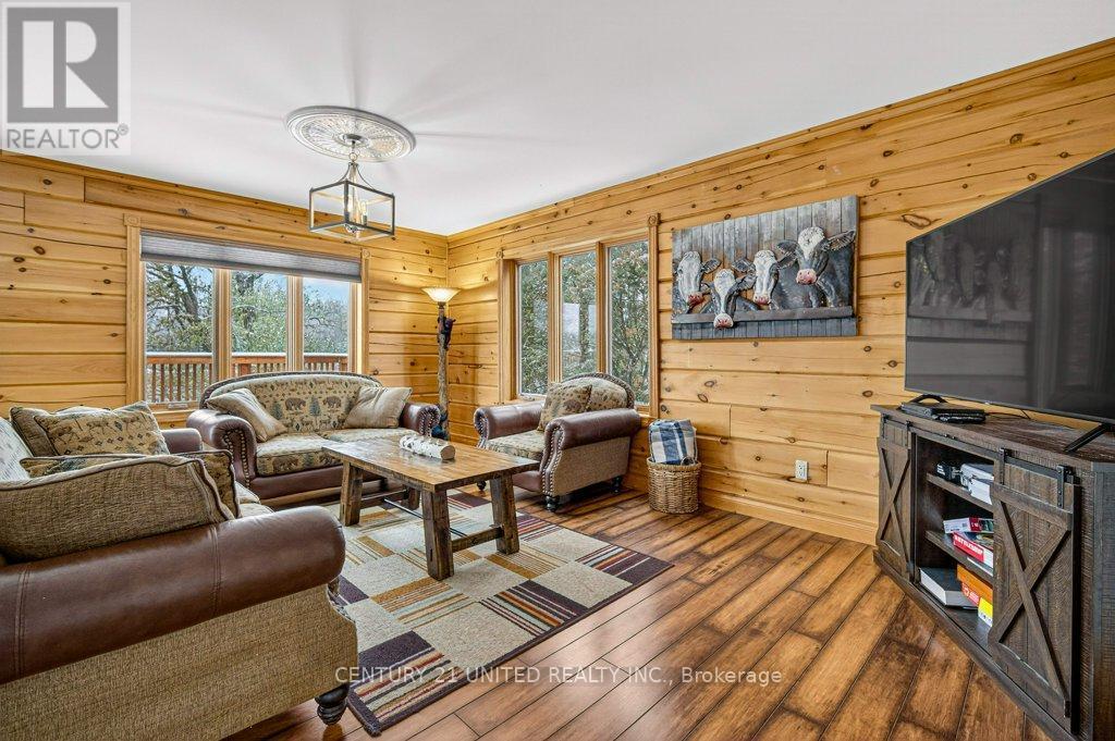 2 Darvell Lane, Trent Lakes, ON - Indoor Photo Showing Living Room