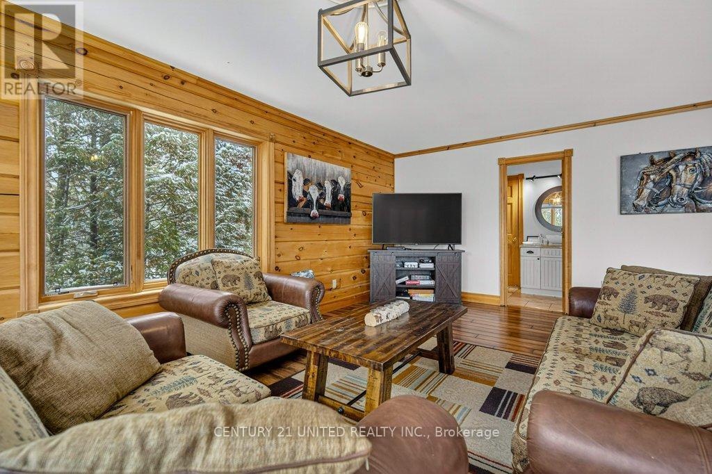 2 Darvell Lane, Trent Lakes, ON - Indoor Photo Showing Living Room