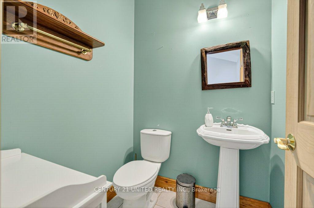 2 Darvell Lane, Trent Lakes, ON - Indoor Photo Showing Bathroom