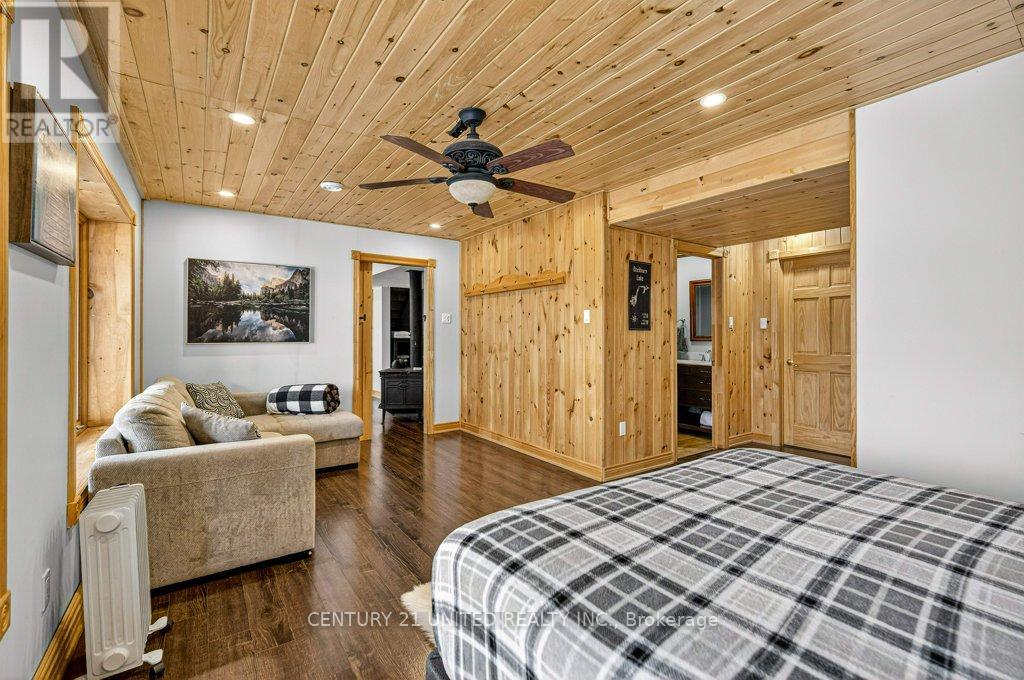 2 Darvell Lane, Trent Lakes, ON - Indoor Photo Showing Bedroom