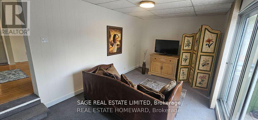 51 Prince Philip Boulevard, Toronto, ON - Indoor Photo Showing Other Room