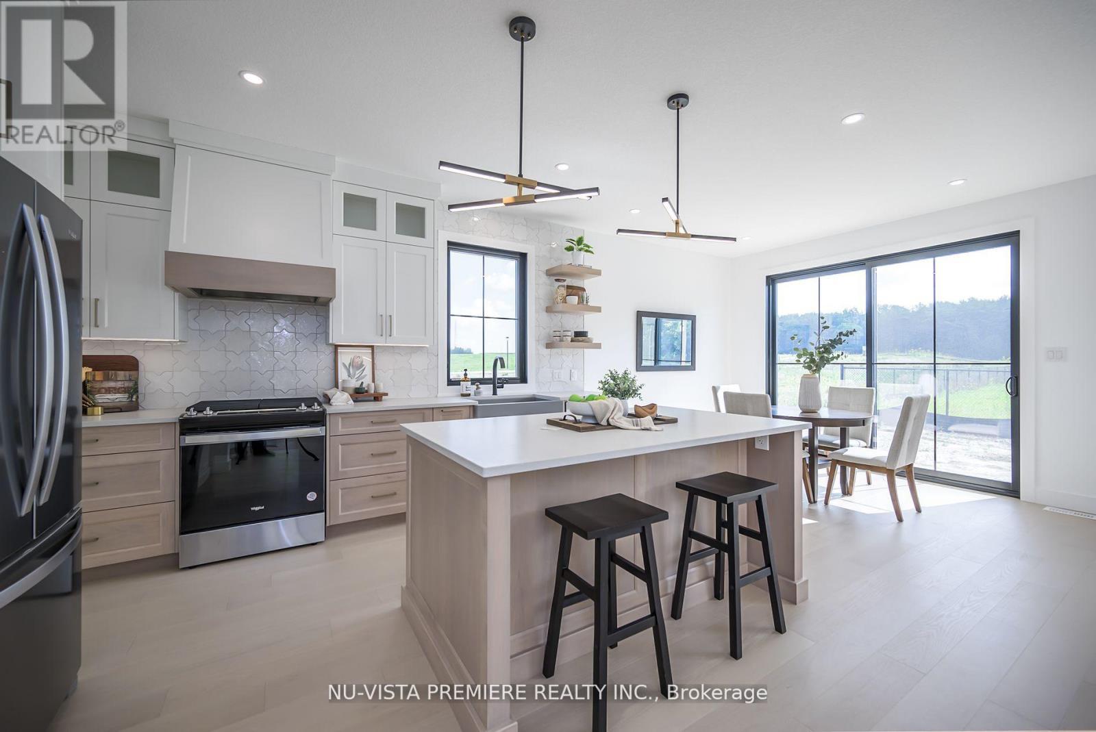 1181 Honeywood Drive, London South (South U), ON - Indoor Photo Showing Kitchen With Upgraded Kitchen