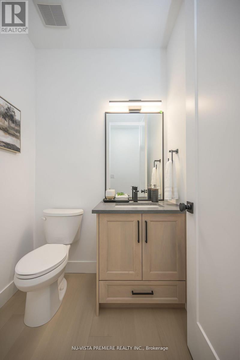 1181 Honeywood Drive, London South (South U), ON - Indoor Photo Showing Bathroom