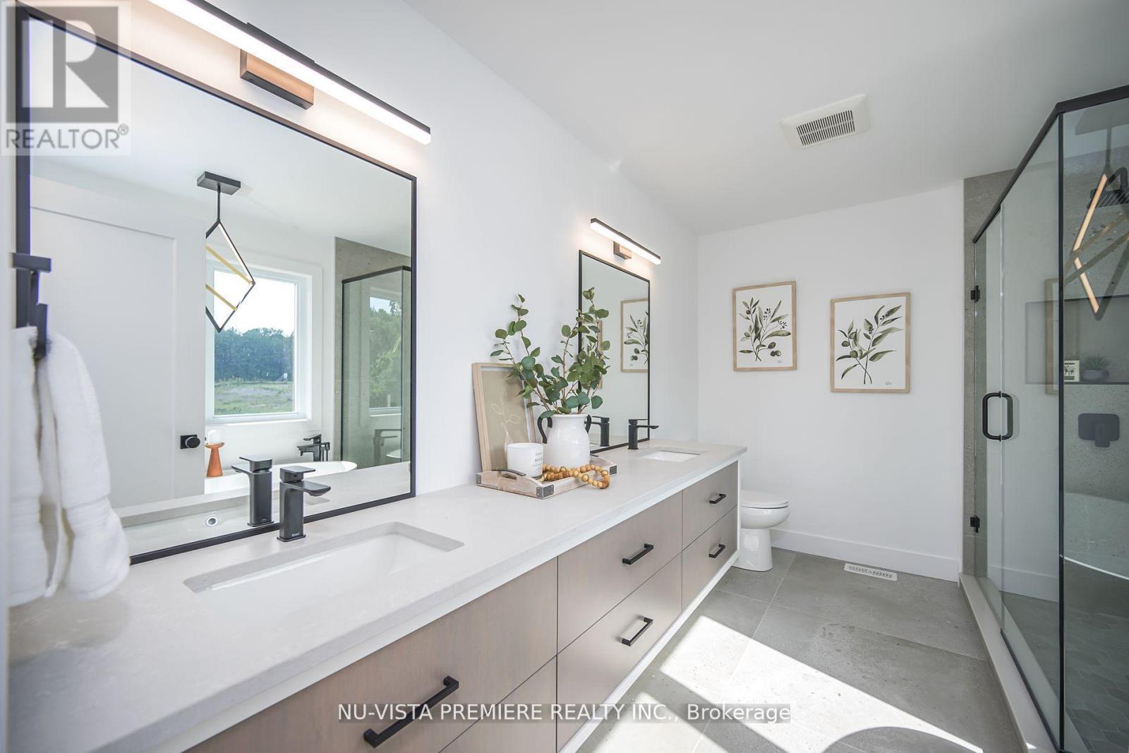 1181 Honeywood Drive, London South (South U), ON - Indoor Photo Showing Bathroom
