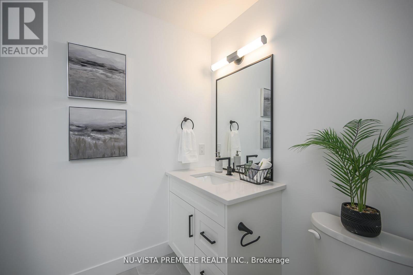 1181 Honeywood Drive, London South (South U), ON - Indoor Photo Showing Bathroom