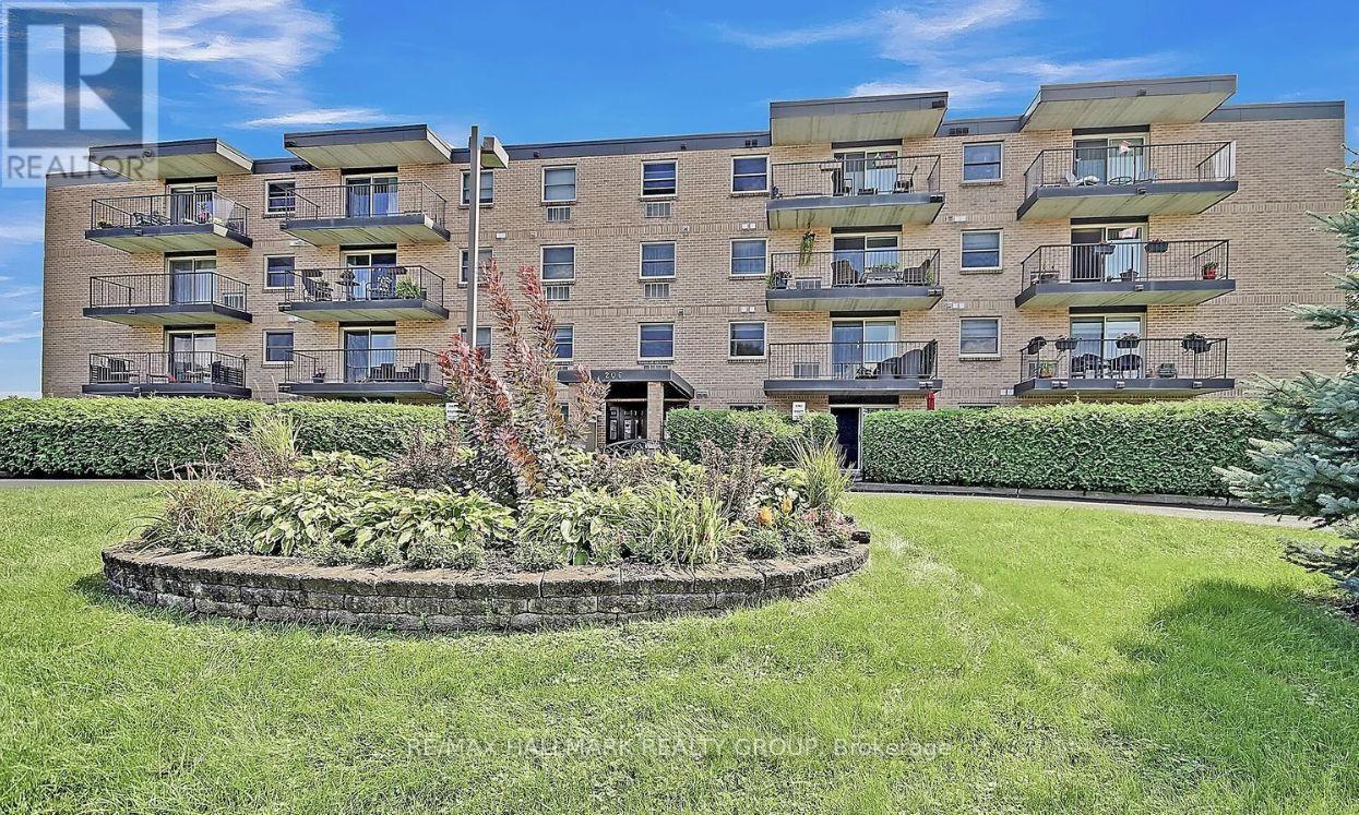 104 - 206 Woodward Street, Carleton Place, ON - Outdoor