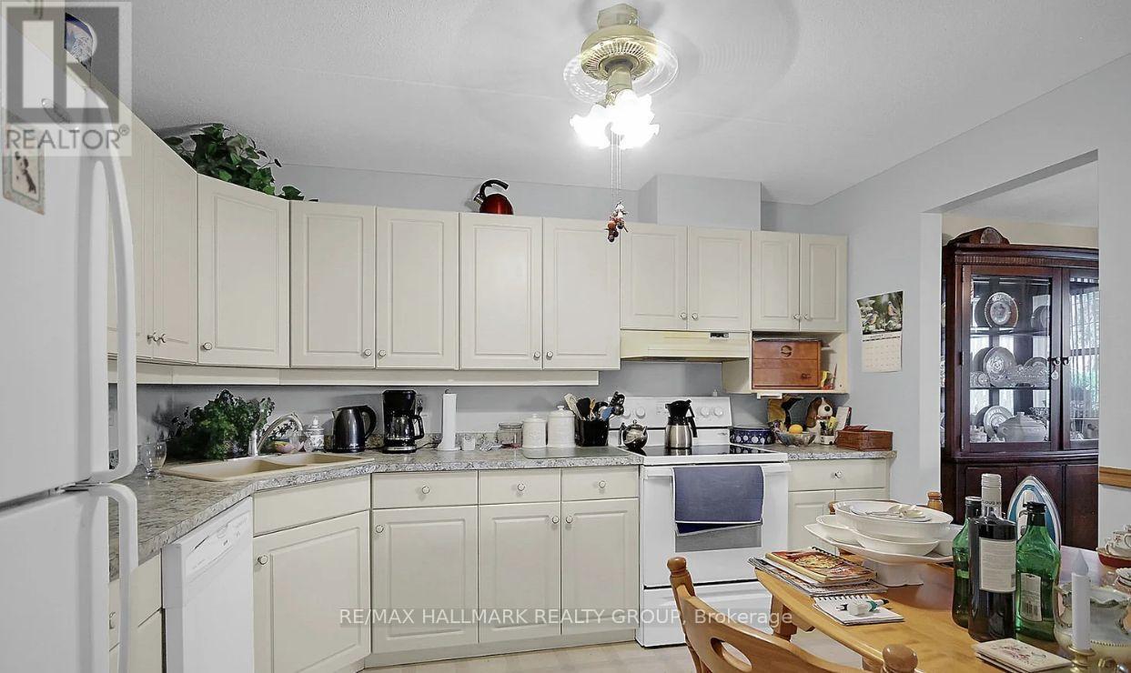 104 - 206 Woodward Street, Carleton Place, ON - Indoor Photo Showing Kitchen With Double Sink