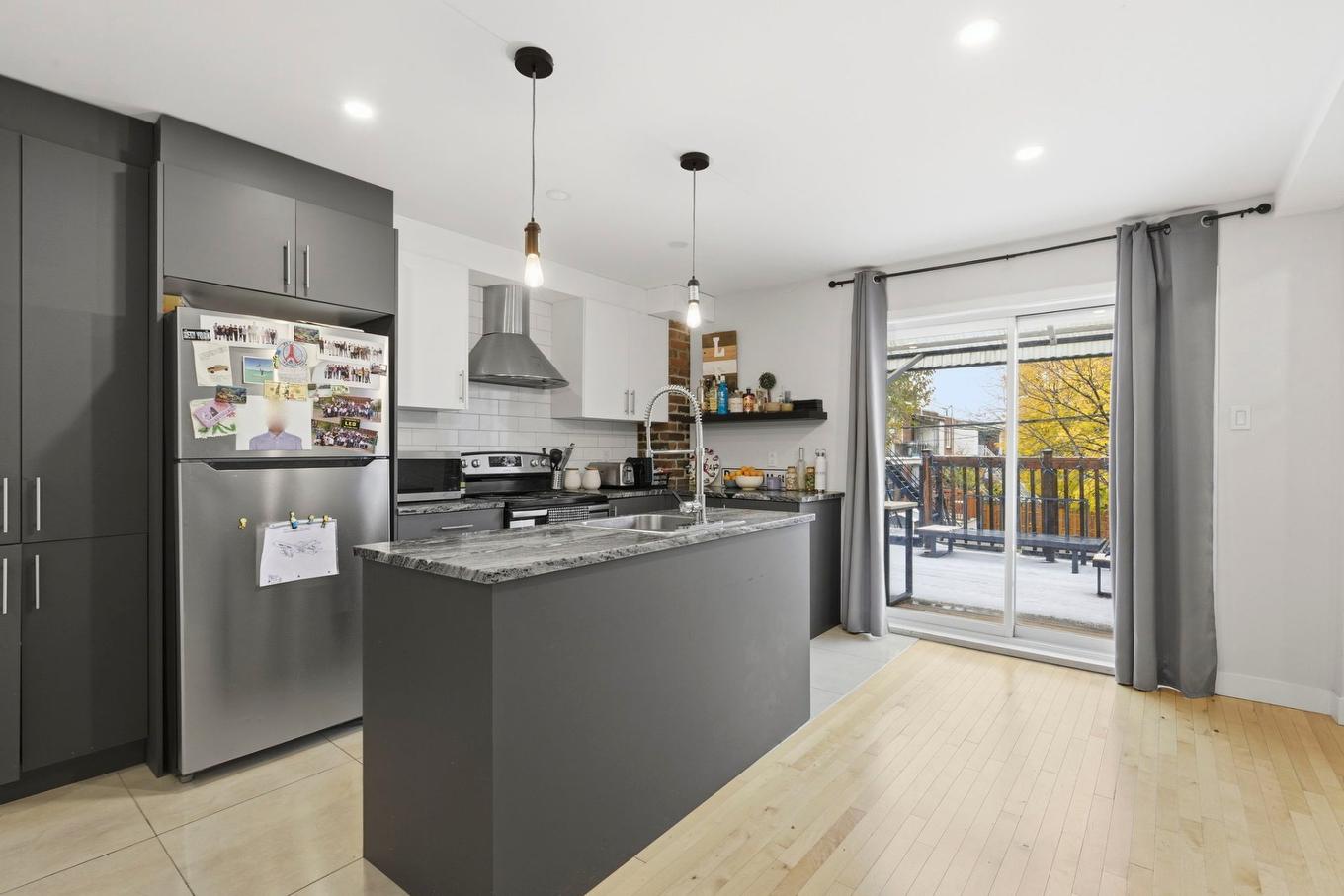 Kitchen - 2375 - 2377 Rue Louis-Veuillot, Montréal (Mercier/Hochelaga-Maisonneuve), QC - Indoor Photo Showing Kitchen With Upgraded Kitchen