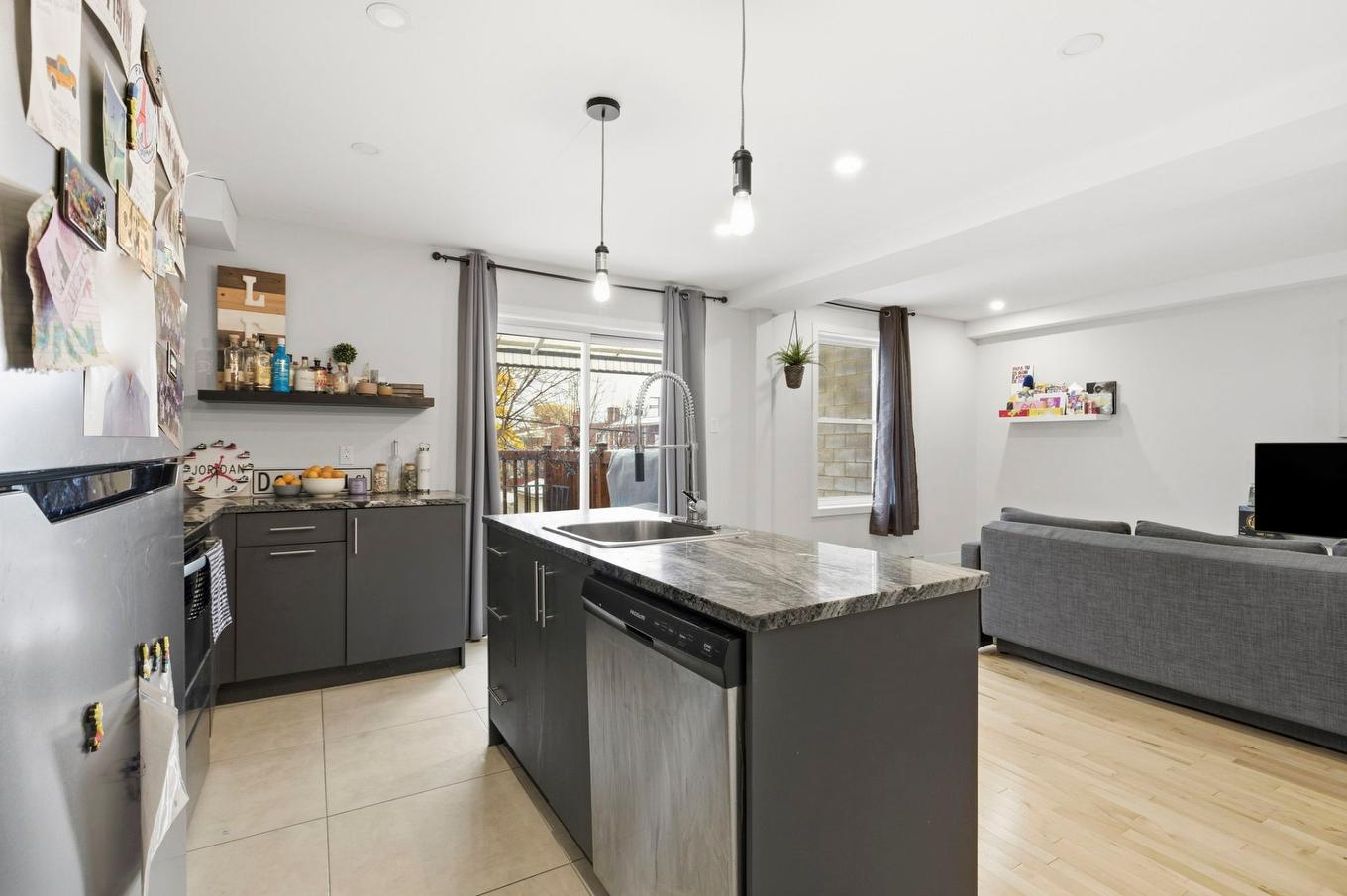 Kitchen - 2375 - 2377 Rue Louis-Veuillot, Montréal (Mercier/Hochelaga-Maisonneuve), QC - Indoor Photo Showing Kitchen