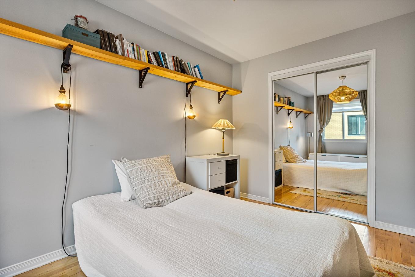 Chambre à coucher - 302-11771 Rue Marie-Anne-Lavallée, Montréal (Ahuntsic-Cartierville), QC - Indoor Photo Showing Bedroom