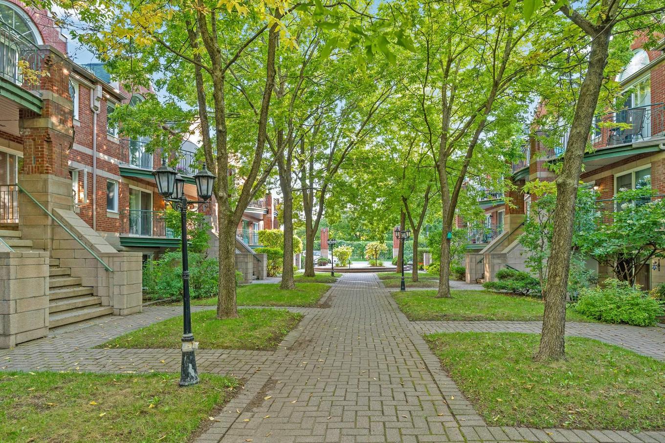 Entrée extérieure - 302-11771 Rue Marie-Anne-Lavallée, Montréal (Ahuntsic-Cartierville), QC - Outdoor