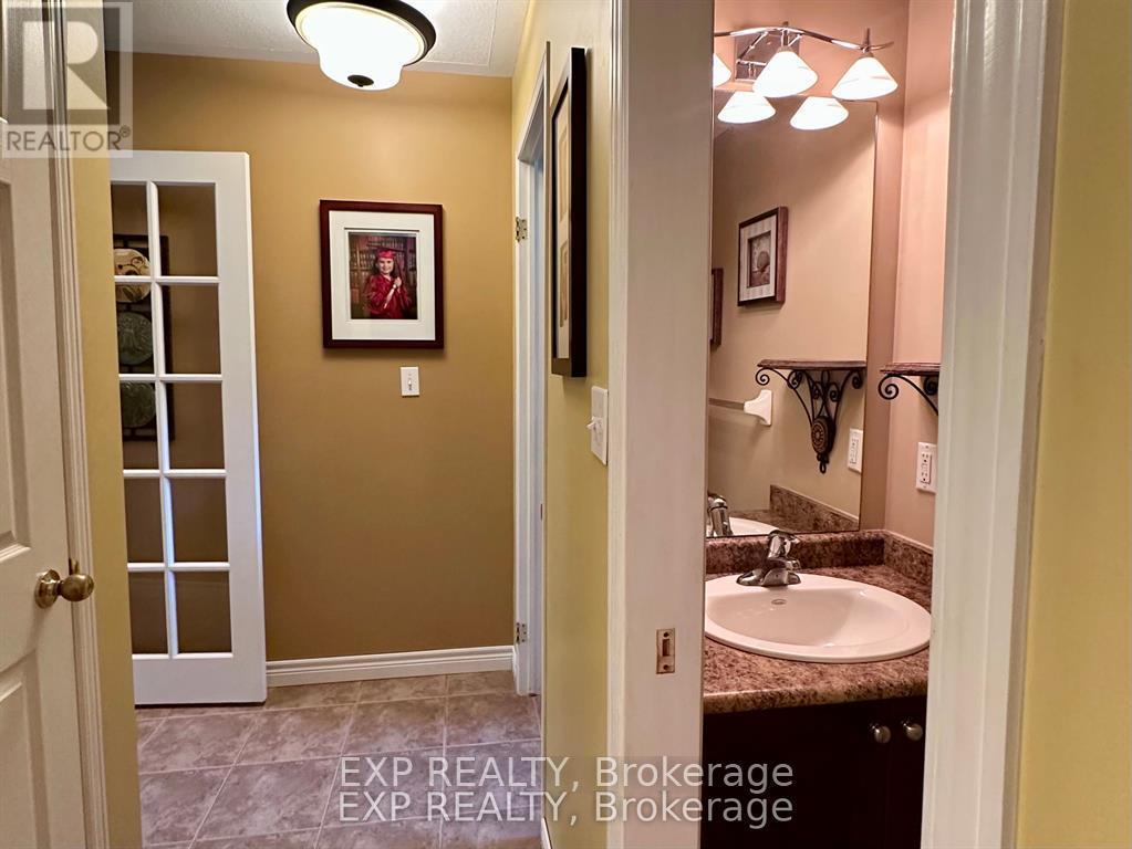 2011 Main Street, Norfolk, ON - Indoor