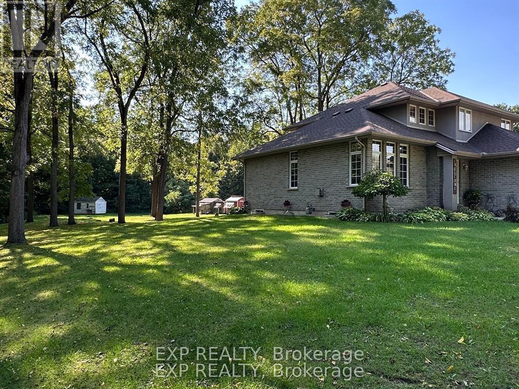 2011 Main Street, Norfolk, ON - Outdoor