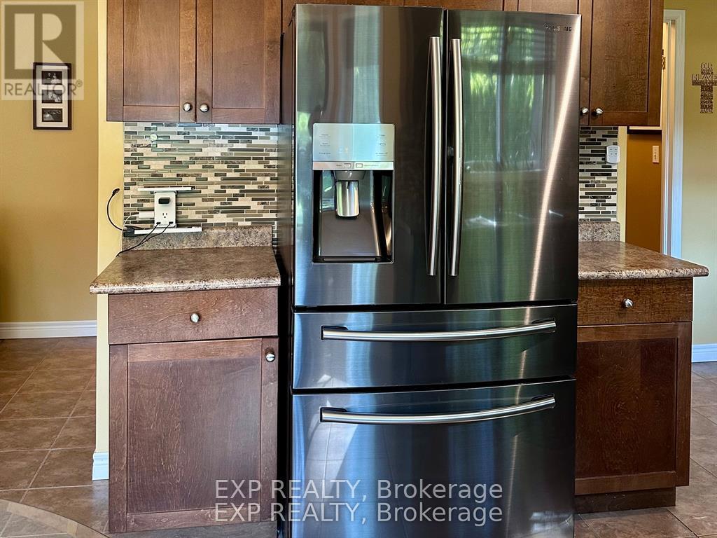 2011 Main Street, Norfolk, ON - Indoor