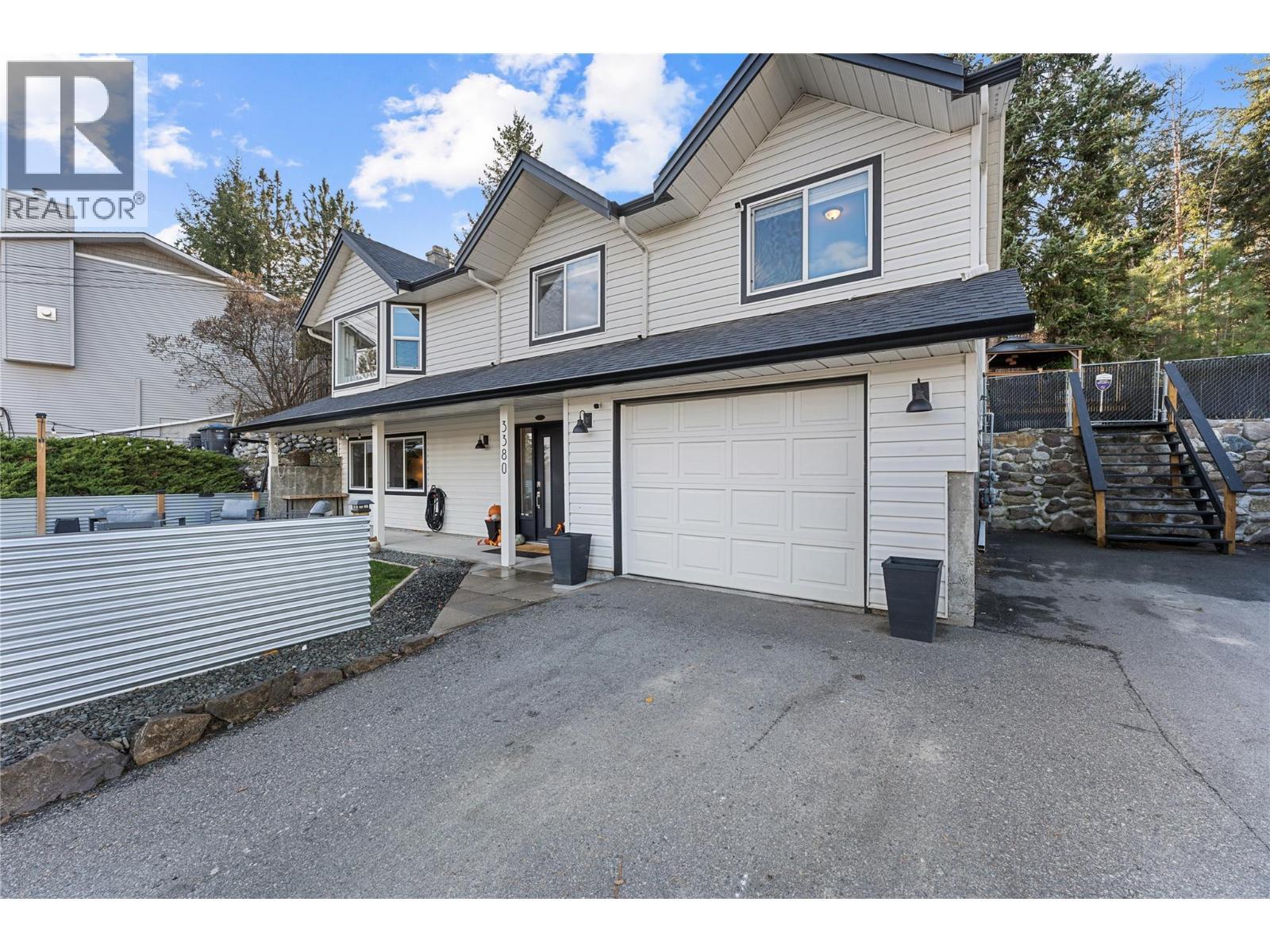 Lots of space to park flat at the top of the driveway. - 3380 Mciver Road, West Kelowna, BC - Outdoor